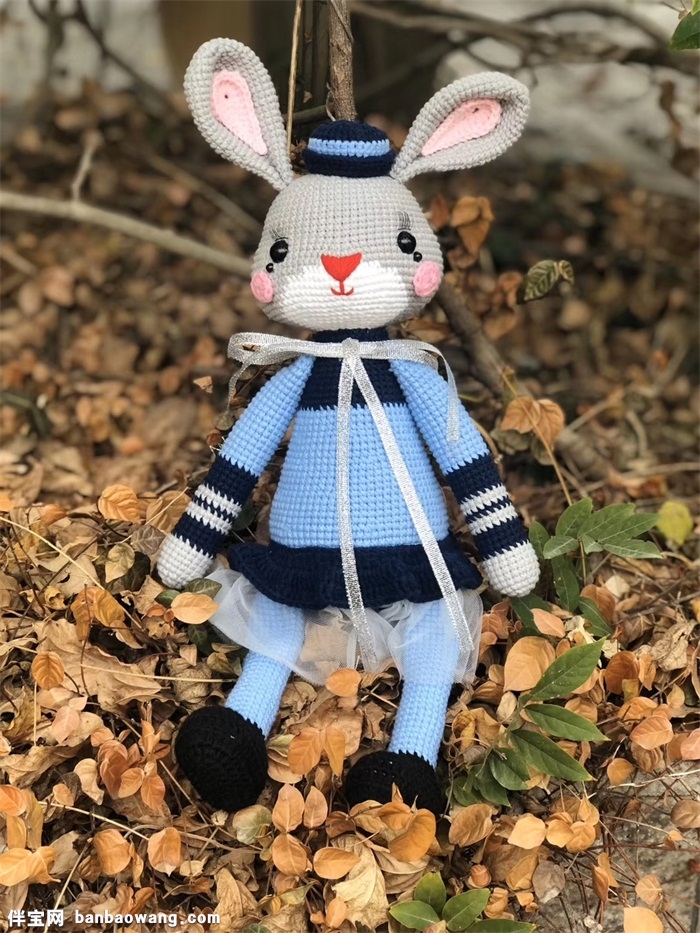 手工毛线编织玩偶，毛线编织灰色兔子玩偶