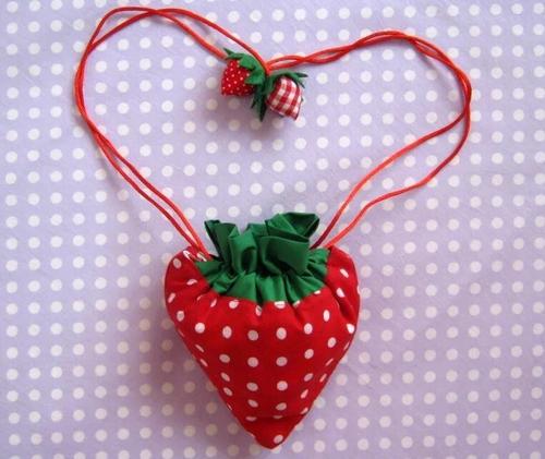 [创意手工]手工袋的制作教程之草莓束口袋