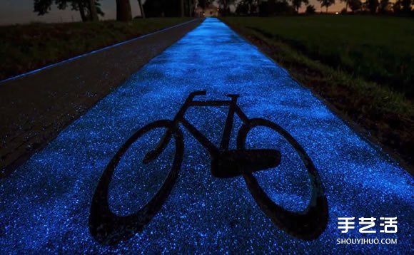夜光自行车道点亮波兰小镇 不插电的发光马路