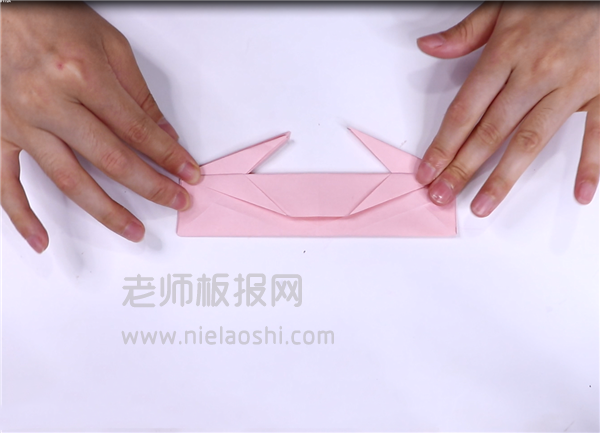 千纸鹤亲嘴爱心的折纸图片 千纸鹤要怎么折