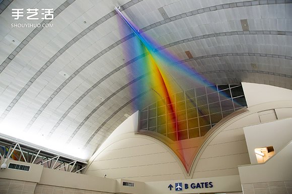 彩虹机场大型仿真飞机丝织艺术