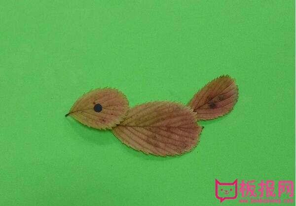 儿童创意树叶贴画教程，吃虫子的麻雀