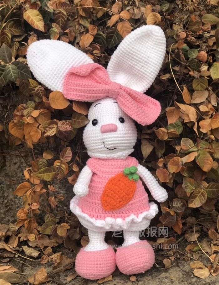 手工编织毛线玩偶，粉色兔子