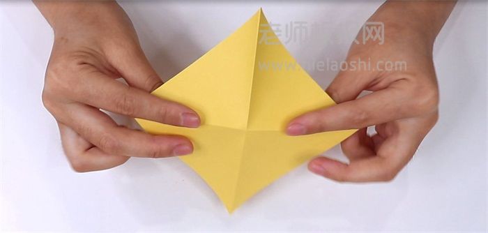 小花折纸图片中的小花如何折叠？